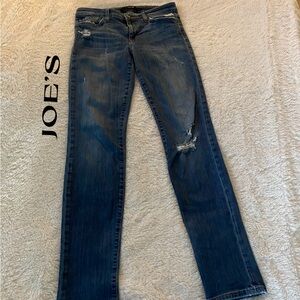 JOE’S JEANS - Straight Leg. Ripped, Faded, Distressed. Great brand!!🌻